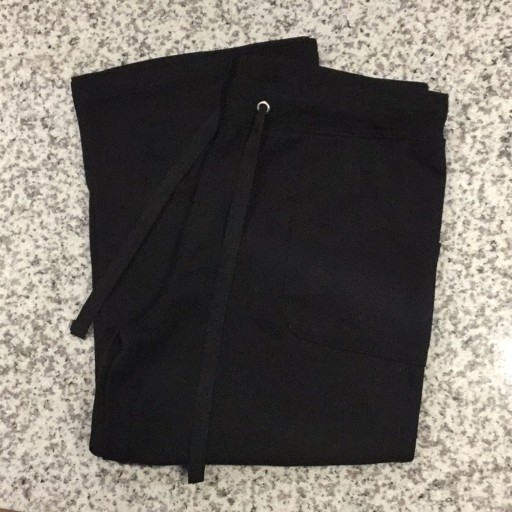 G.W. Sport Size Small Black Stretch Capris